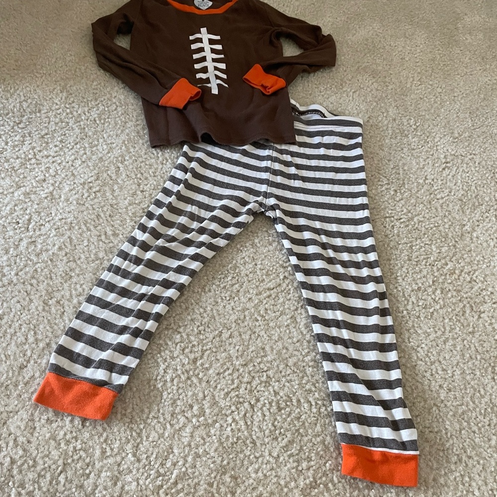 🏈Adorable football pajamas pj set 3t🏈